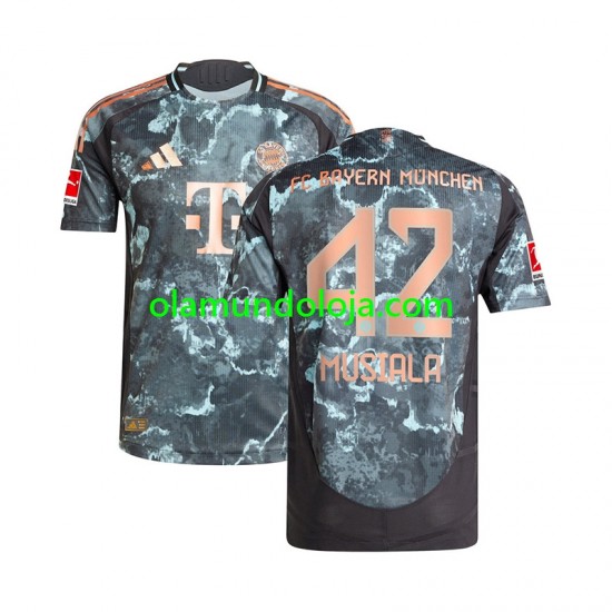 Camisola Bayern de Munique Jamal Musiala 42 Homem Equipamento Segundo 2024-2025 Manga Curta